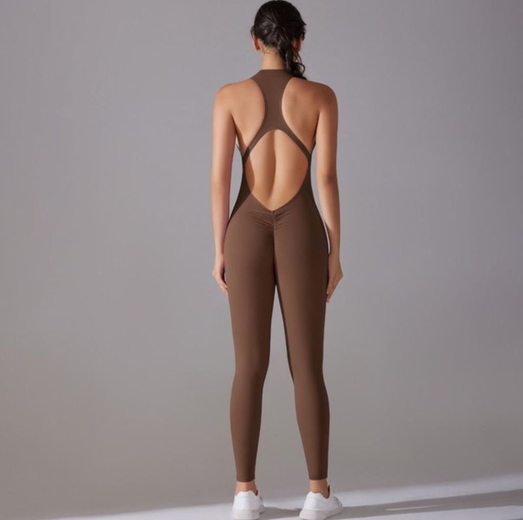 Slim fit sleeveless sports jumpsuit